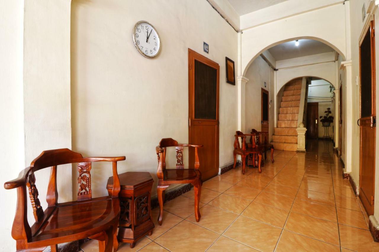 Wisma Yuli Syariah Medan Exterior photo