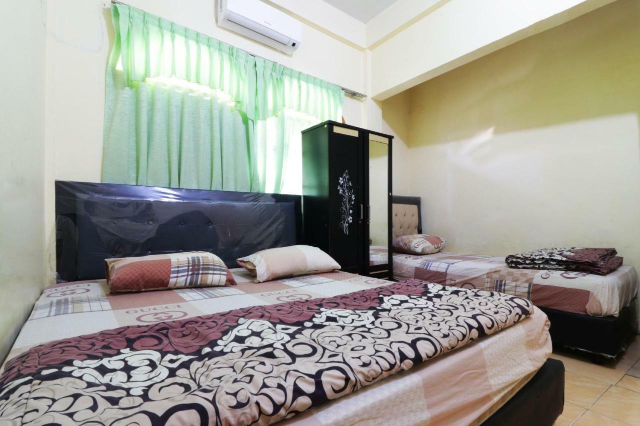 Wisma Yuli Syariah Medan Exterior photo